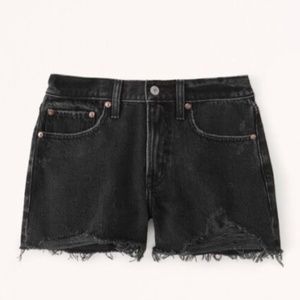 NWT ABERCROMBIE AND FITCH THE BOYFRIEND SHORT MID RISE SHORTS BLACK DISTRESSED 0
